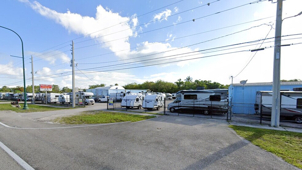 9795 Federal hwy, Hobe Sound, FL à vendre - Photo de l’immeuble – Image 2 sur 2