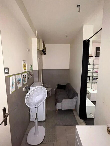 Local commercial dans Paris à louer - Photo intérieure – Image 2 sur 2