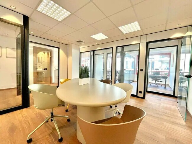 Plus de détails pour Bureau à louer