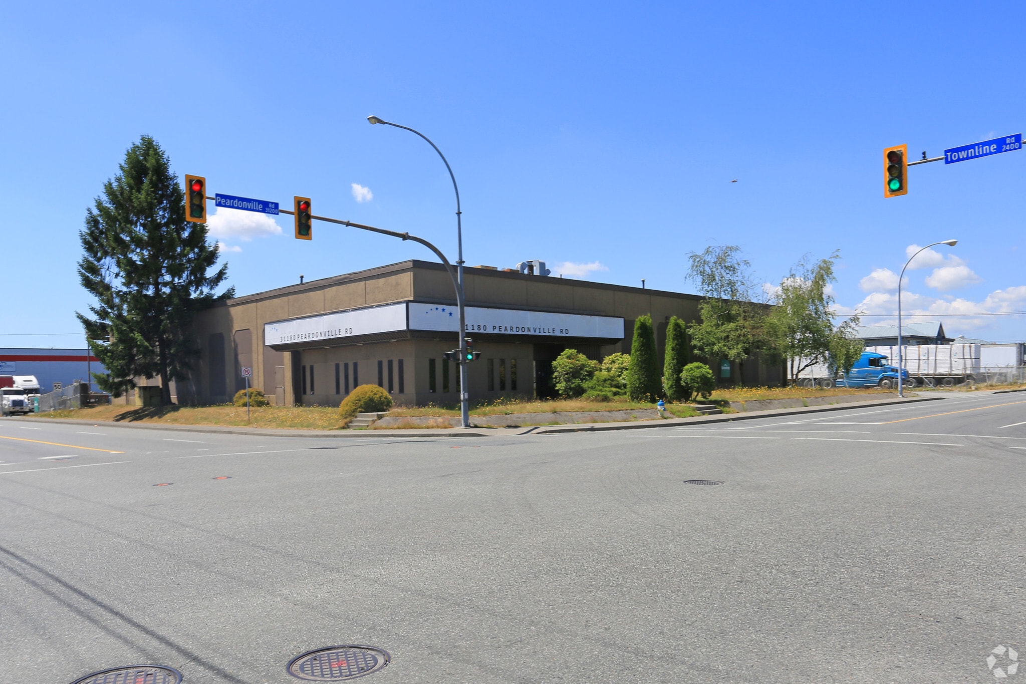 31180 Peardonville Rd, Abbotsford, BC à louer Photo principale– Image 1 sur 5