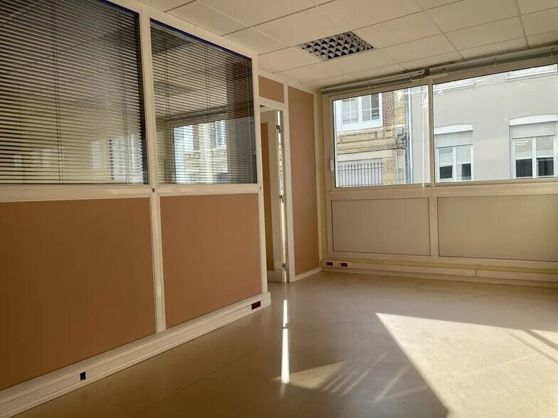 Bureau dans Le Havre à louer - Photo de l’immeuble – Image 3 sur 4