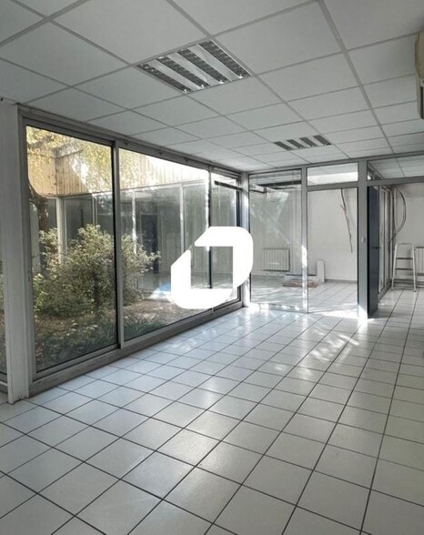 Bureau dans Grenoble à louer - Photo intérieure – Image 1 sur 3