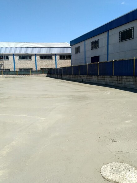 Calle Puerto de Pajares, 18, Leganés, Madrid à vendre - Photo de l’immeuble – Image 2 sur 5