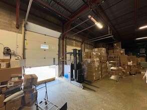 145 Idema Rd, Markham, ON à louer Photo intérieure– Image 1 sur 3