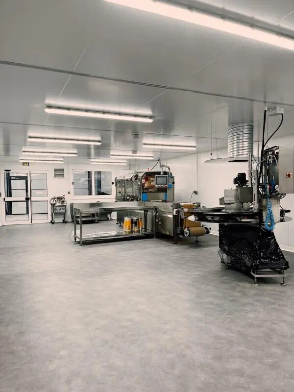 Local d'activités dans Chanteloup-les-Vignes à vendre Photo de l’immeuble– Image 1 sur 10