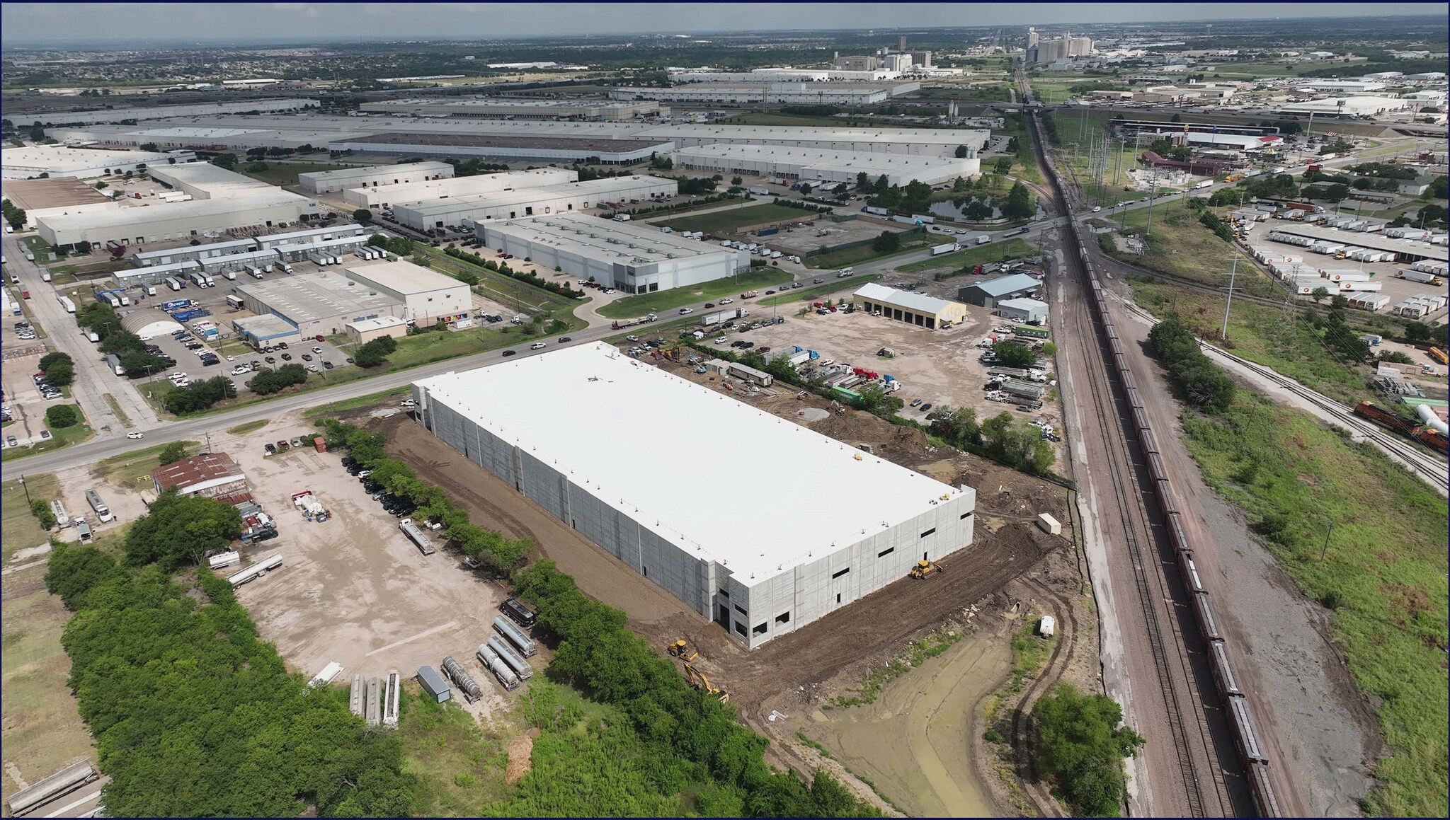 5260 Blue Mound Rd, Fort Worth, TX à louer Photo de l’immeuble– Image 1 sur 12