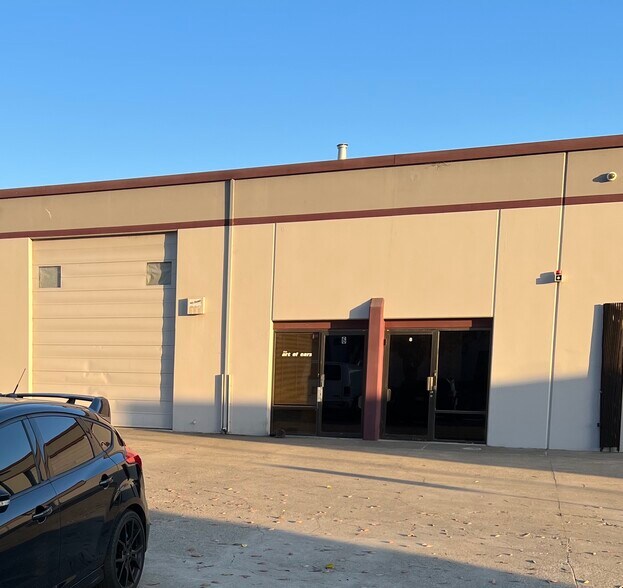 21087 Cabot Blvd, Hayward, CA à louer - Photo de l’immeuble – Image 2 sur 13