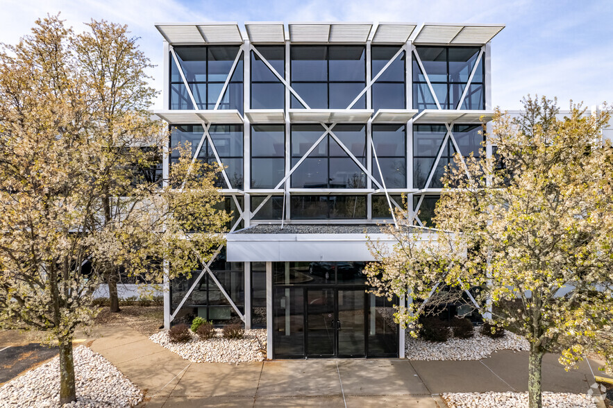8 Penn Center West, Pittsburgh, PA à louer - Photo de l’immeuble – Image 2 sur 9