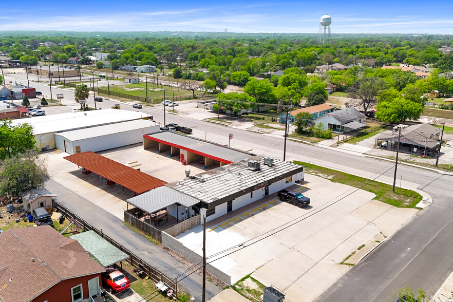 734 Cantrell Dr, San Antonio, TX à vendre - Photo principale – Image 1 sur 30