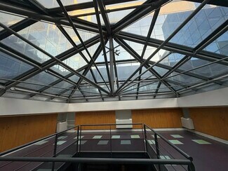 Plus de détails pour Bureau, Local d'activités à louer