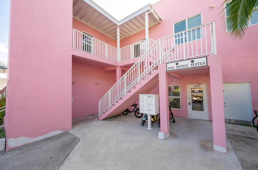 626 Josephine Parker Dr, Key West, FL à louer - Photo de l’immeuble – Image 1 sur 7