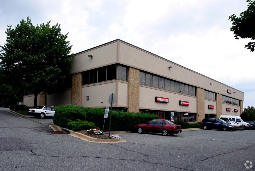 12401 Middlebrook Rd, Germantown, MD à louer - Photo de l’immeuble – Image 3 sur 11