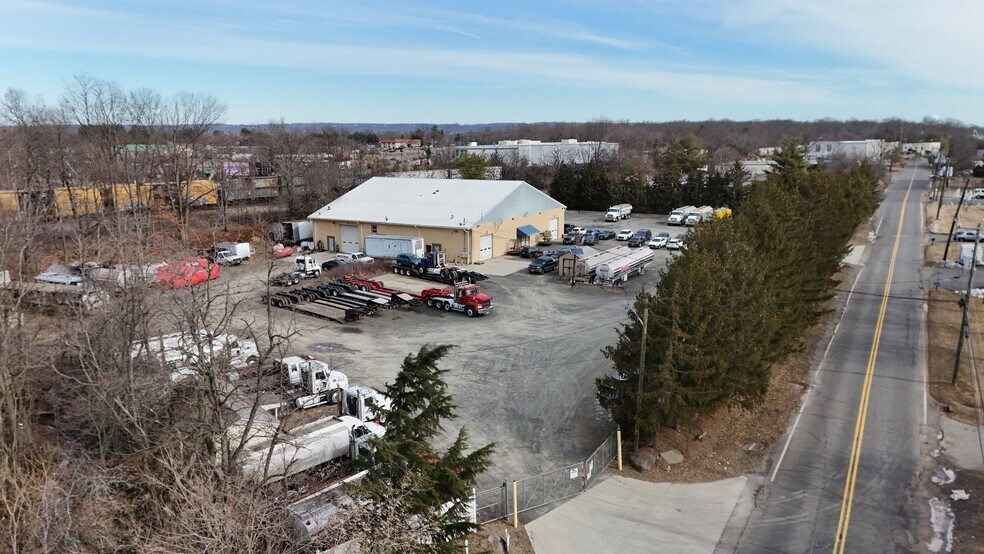 25 Old Camplain Rd, Hillsborough, NJ à louer - Photo de l’immeuble – Image 2 sur 8