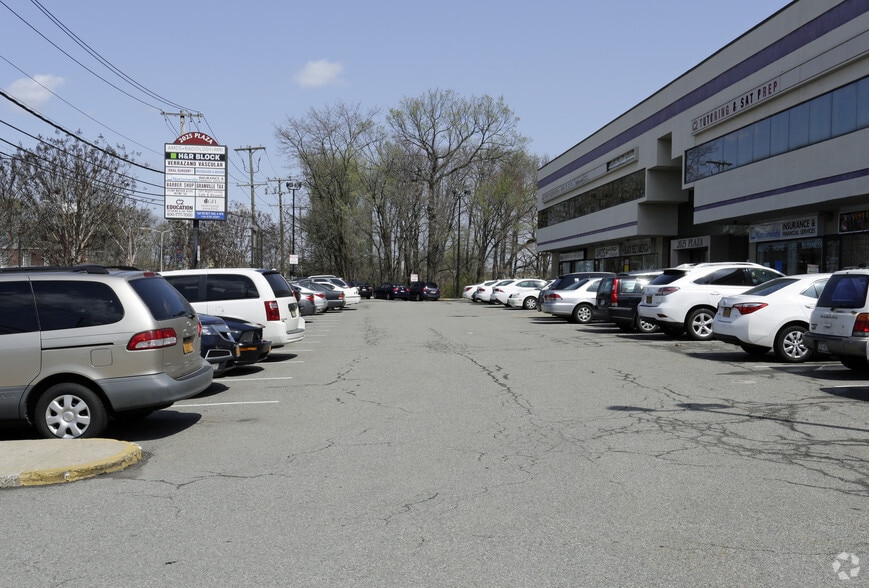 2025 Richmond Ave, Staten Island, NY à louer - Photo de l’immeuble – Image 3 sur 8