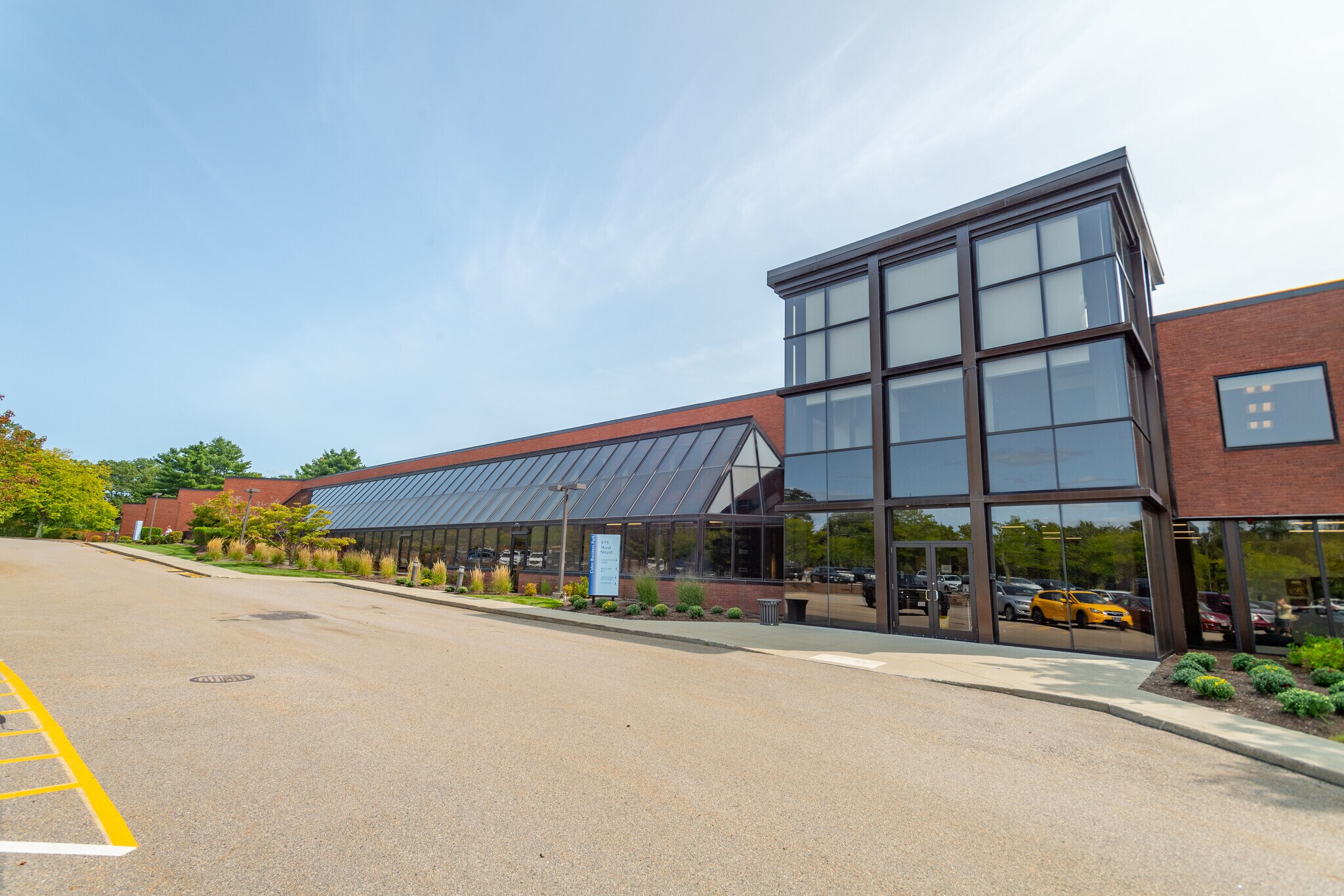 575 West St, Mansfield, MA à louer Photo principale– Image 1 sur 18