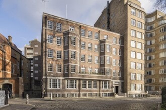 10-11 Charterhouse Sq, Londres à louer Photo de l’immeuble– Image 1 sur 6