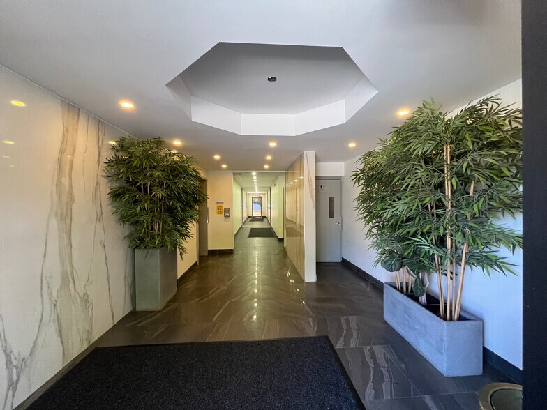 333 E Shore Rd, Manhasset, NY à louer - Photo intérieure – Image 2 sur 4