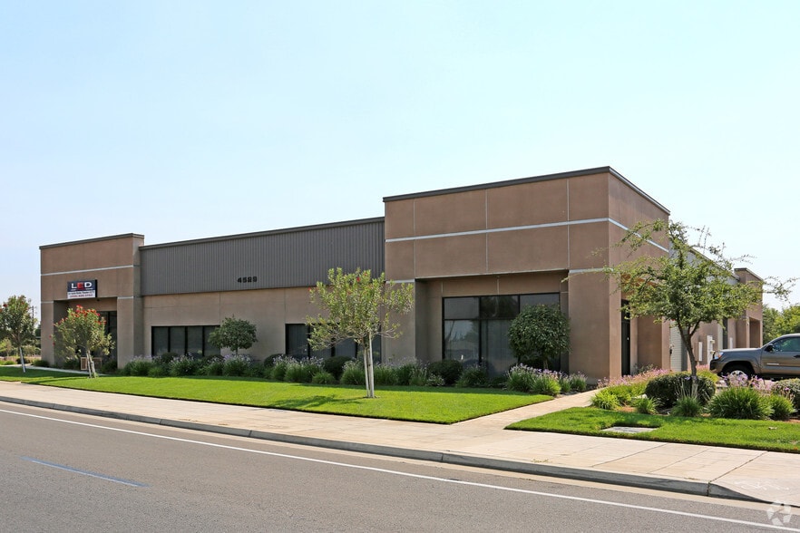 4529 N Marty Ave, Fresno, CA à louer - Photo principale – Image 1 sur 6