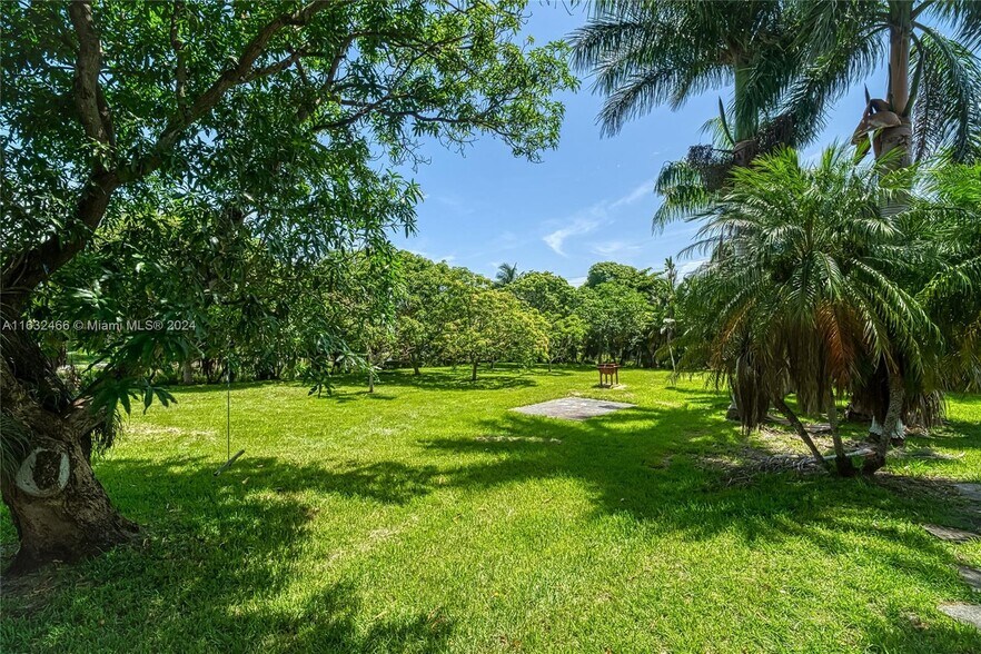 216 SW 6th St, Hallandale Beach, FL à vendre - Photo de l’immeuble – Image 3 sur 6
