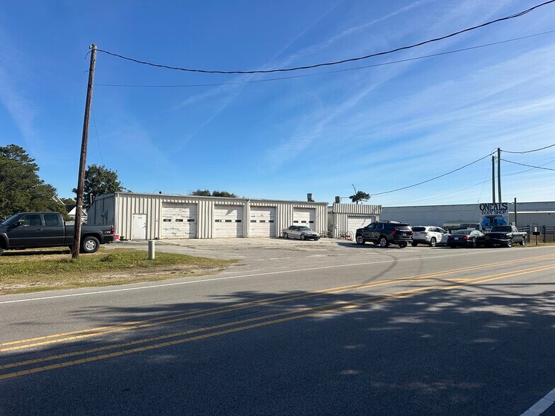 2335 & 2339 Lennoxville Road portefeuille de 2 biens à vendre sur LoopNet.fr - Photo de l’immeuble – Image 2 sur 2