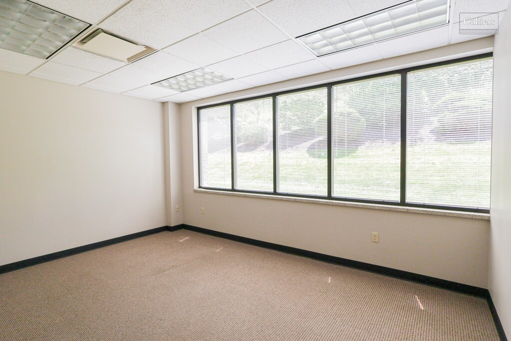 11 Grandview Cir, Canonsburg, PA à louer Photo intérieure– Image 1 sur 5