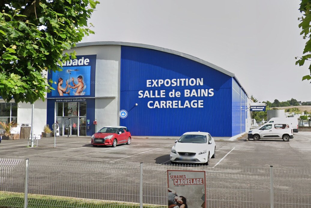 Local commercial dans Quimper à louer Photo de l’immeuble– Image 1 sur 2