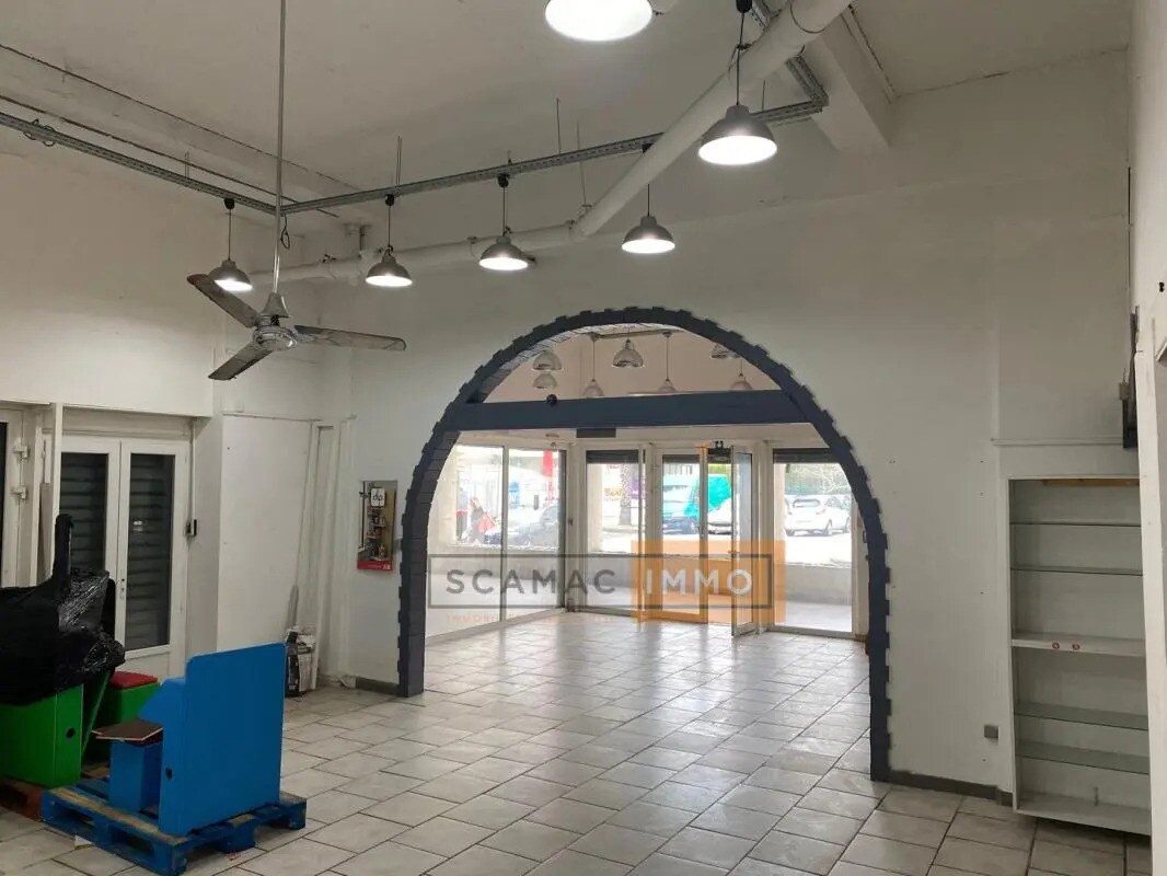 Local commercial dans Hyères à louer Photo intérieure– Image 1 sur 6