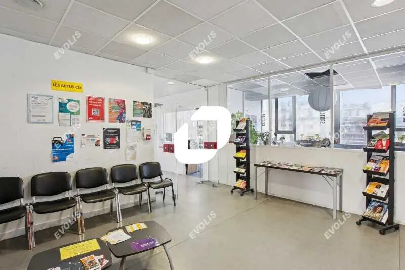 Bureau dans Montreuil à louer - Photo de l’immeuble – Image 3 sur 14