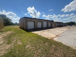 2419-2423 Pineview Dr, Lancaster, SC à louer Photo de l’immeuble– Image 2 sur 5