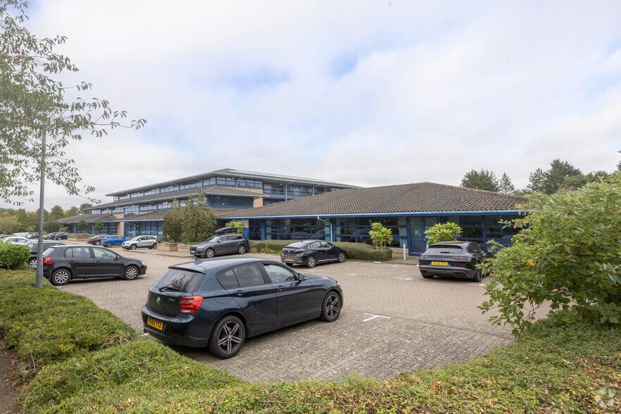 Chalkdell Dr, Milton Keynes à louer - Photo de l’immeuble – Image 3 sur 3