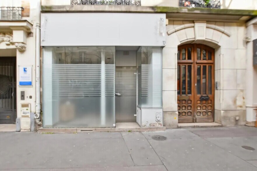 Local commercial dans Paris à louer - Photo de l’immeuble – Image 3 sur 5