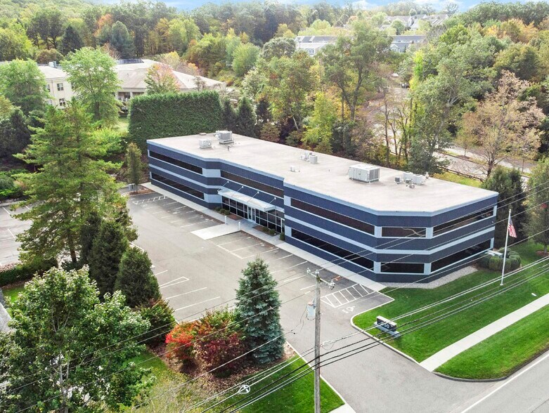 650 Danbury Rd, Ridgefield, CT à vendre - Photo de l’immeuble – Image 3 sur 24