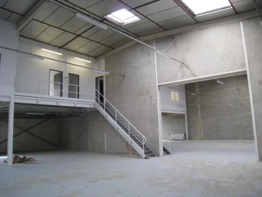 Industriel/Logistique dans La Penne-sur-Huveaune à louer Photo intérieure– Image 1 sur 7