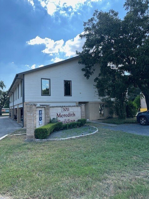 1011 Meredith Dr, Austin, TX à vendre Photo de l’immeuble– Image 1 sur 10