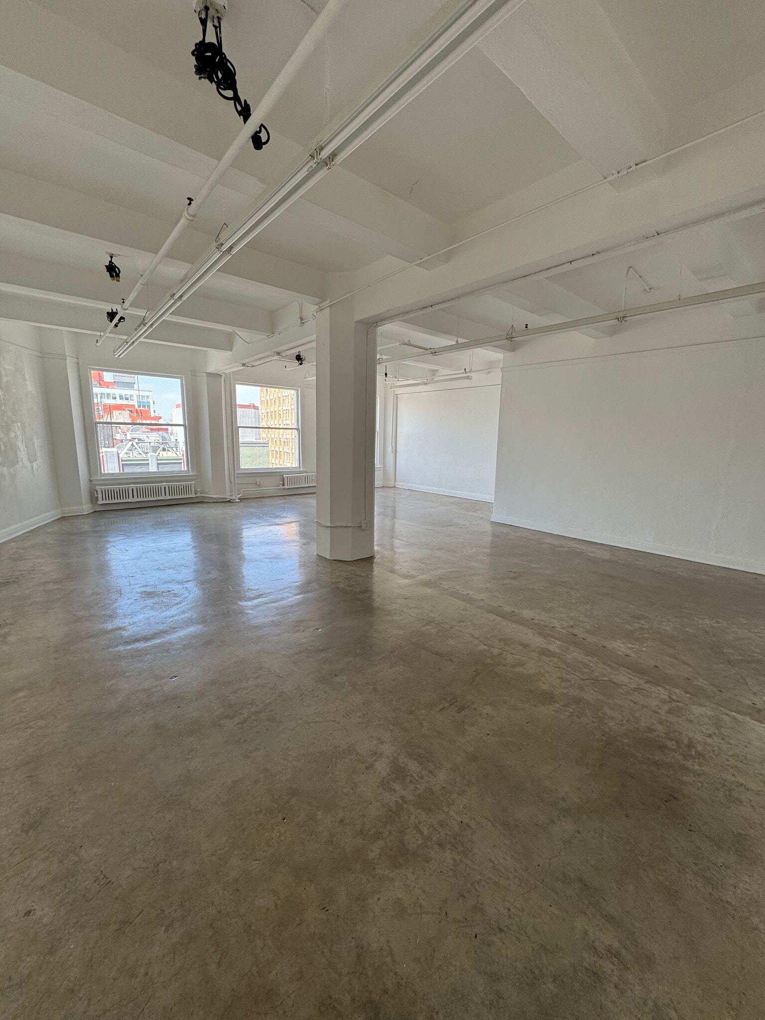 656 S Los Angeles St, Los Angeles, CA à louer Photo intérieure– Image 1 sur 2