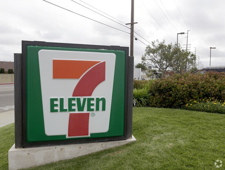 9543 Hamilton Ave, Huntington Beach, CA à louer - Photo de l’immeuble – Image 2 sur 2