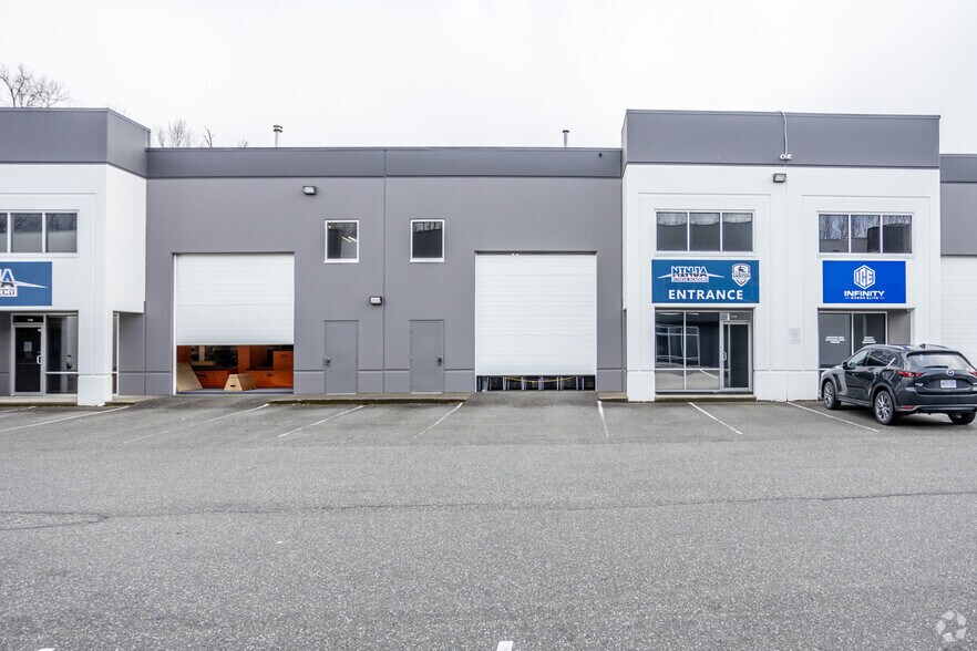 44981 Commercial Crt, Chilliwack, BC à louer - Photo de l’immeuble – Image 2 sur 3
