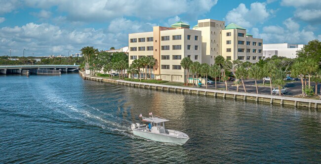 Plus de détails pour 915 Middle River Dr, Fort Lauderdale, FL - Bureau à louer
