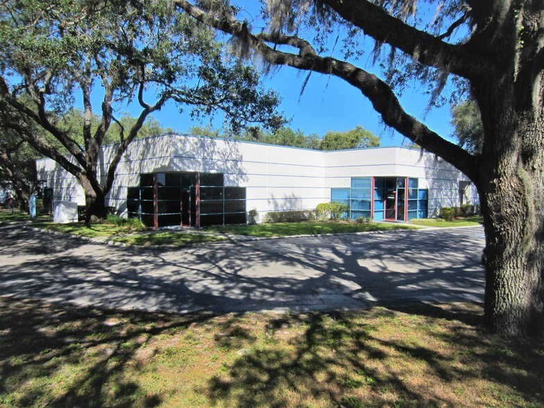 6604 Harney Rd, Tampa, FL à louer - Photo de l’immeuble – Image 3 sur 4