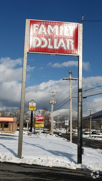 609 Market St, Tazewell, VA à louer - Photo de l’immeuble – Image 1 sur 4