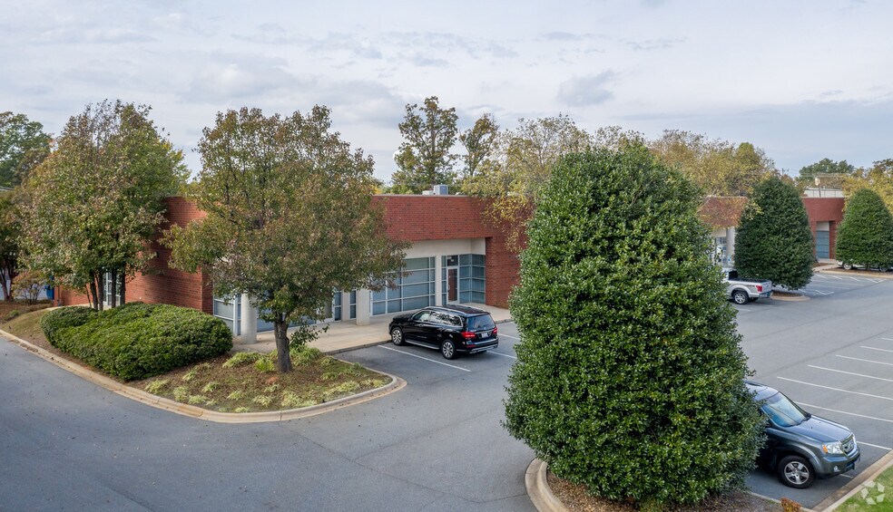 116 Gasoline Aly, Mooresville, NC à louer - Photo de l’immeuble – Image 3 sur 3