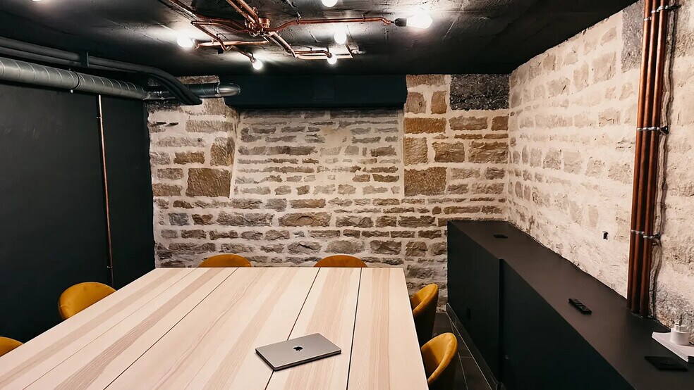 105 Rue Pierre Corneille, Lyon à louer - Photo de l’immeuble – Image 2 sur 7