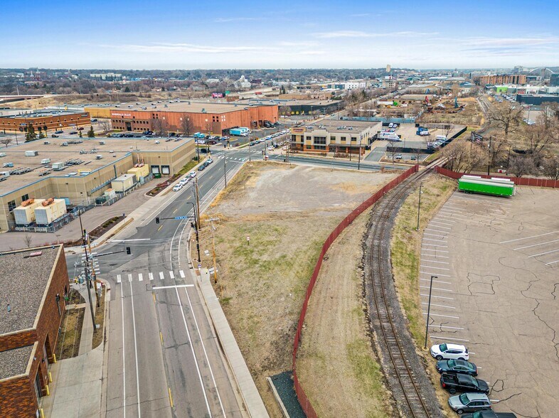 129 Plymouth, Minneapolis, MN à louer - Photo de l’immeuble – Image 1 sur 8