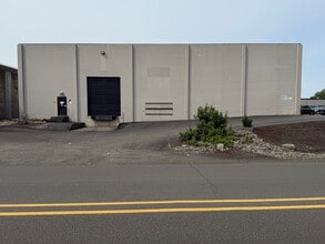 3025A Industrial Way NE, Salem, OR à louer Photo de l’immeuble– Image 2 sur 6