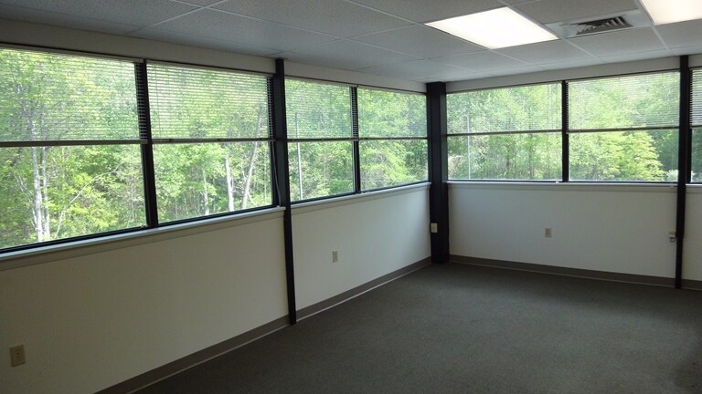 1 Northwestern Dr, Bloomfield, CT à louer - Photo intérieure – Image 3 sur 5