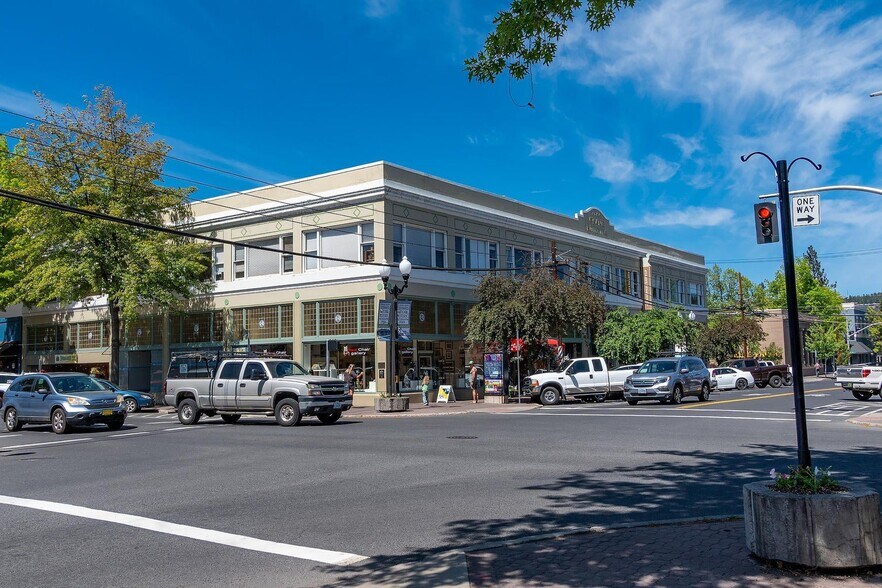 115-125 NW Oregon Ave, Bend, OR à vendre - Photo de l’immeuble – Image 3 sur 21