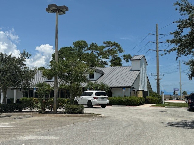 10753 S US Highway 1, Port Saint Lucie, FL à louer - Photo de l’immeuble – Image 2 sur 4