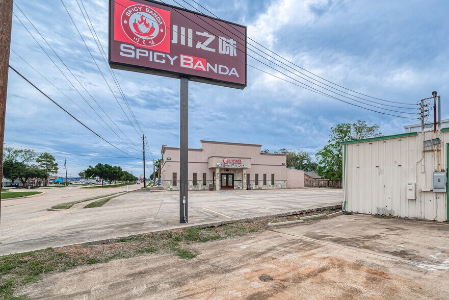 1127 Marina Bay Dr, Kemah, TX à vendre - Photo de l’immeuble – Image 2 sur 25