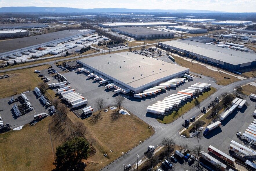 1627 Ritner Hwy, Carlisle, PA à louer - Photo de l’immeuble – Image 3 sur 10