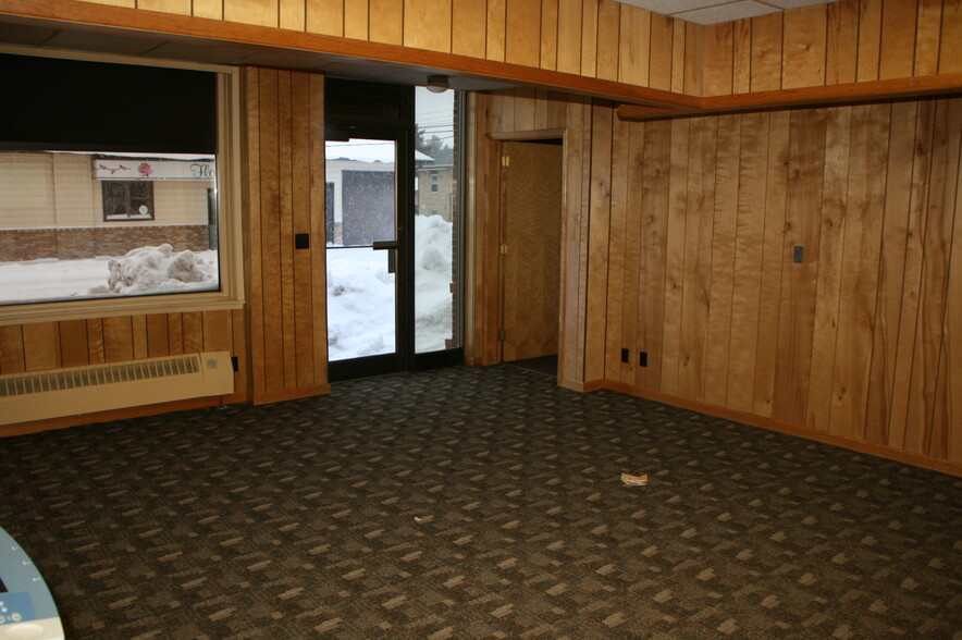 415 Main St, Tower, MN à louer - Photo intérieure – Image 1 sur 5